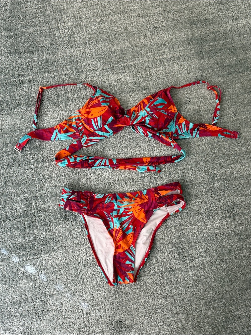 Cupshe Red Tropical Leaf Print Bikini Set with Teal Accents